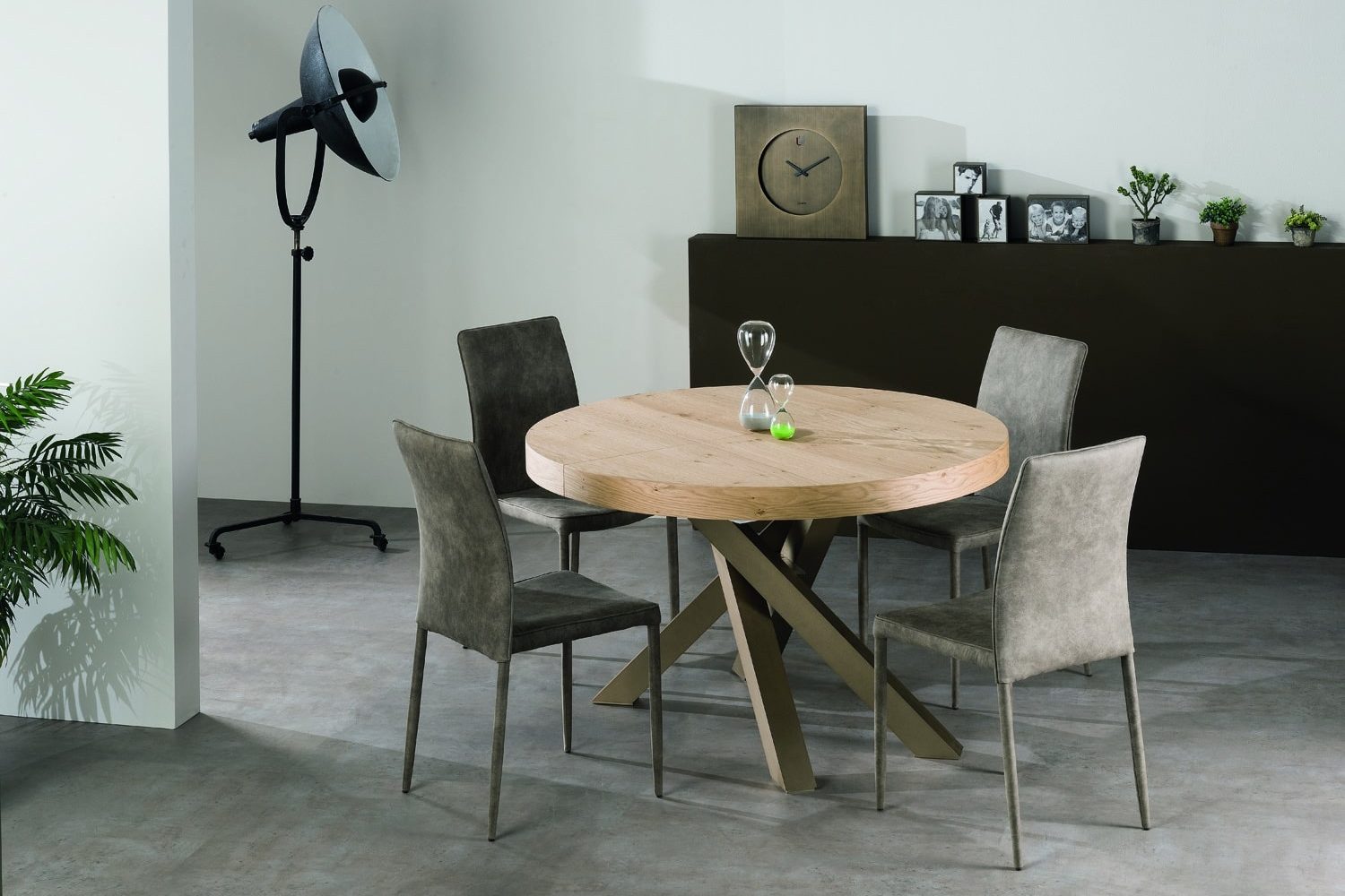 Tavolo GIPI TAVOLI tondo allungato – Gipi Interiors