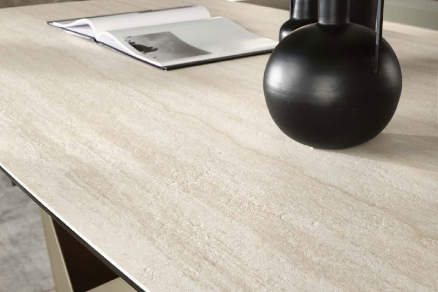 Tavolo TAV. ROCK forma botte allungato – Gipi Interiors